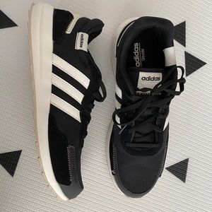 Adidas Retro run X sneaker, size 9